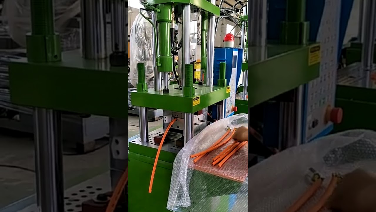 Au Standard 3 Flat Pin PVC Plastic Injection Making Machine 450ST