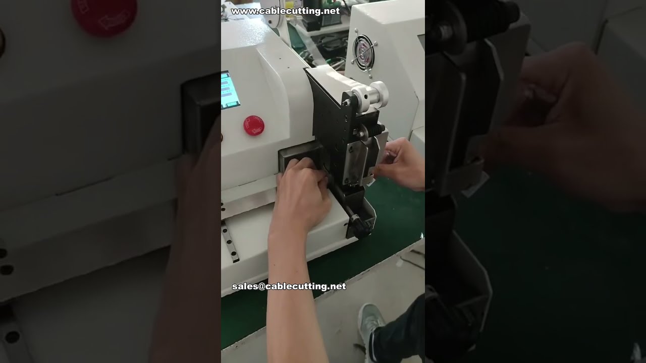 点胶贴带机工厂演示，内部福利揭秘！#机器