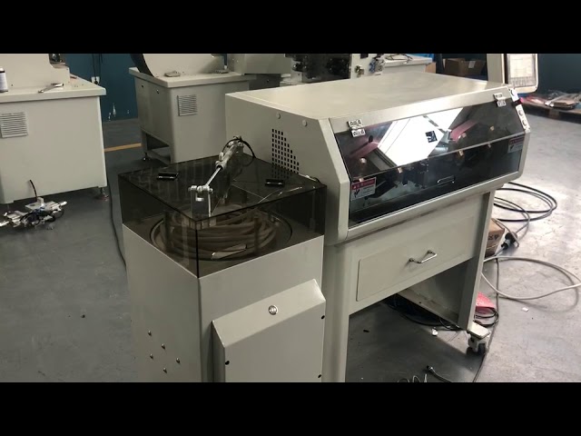 全自动多芯护套线裁切剥线机 WPM 680 带自动收线功能